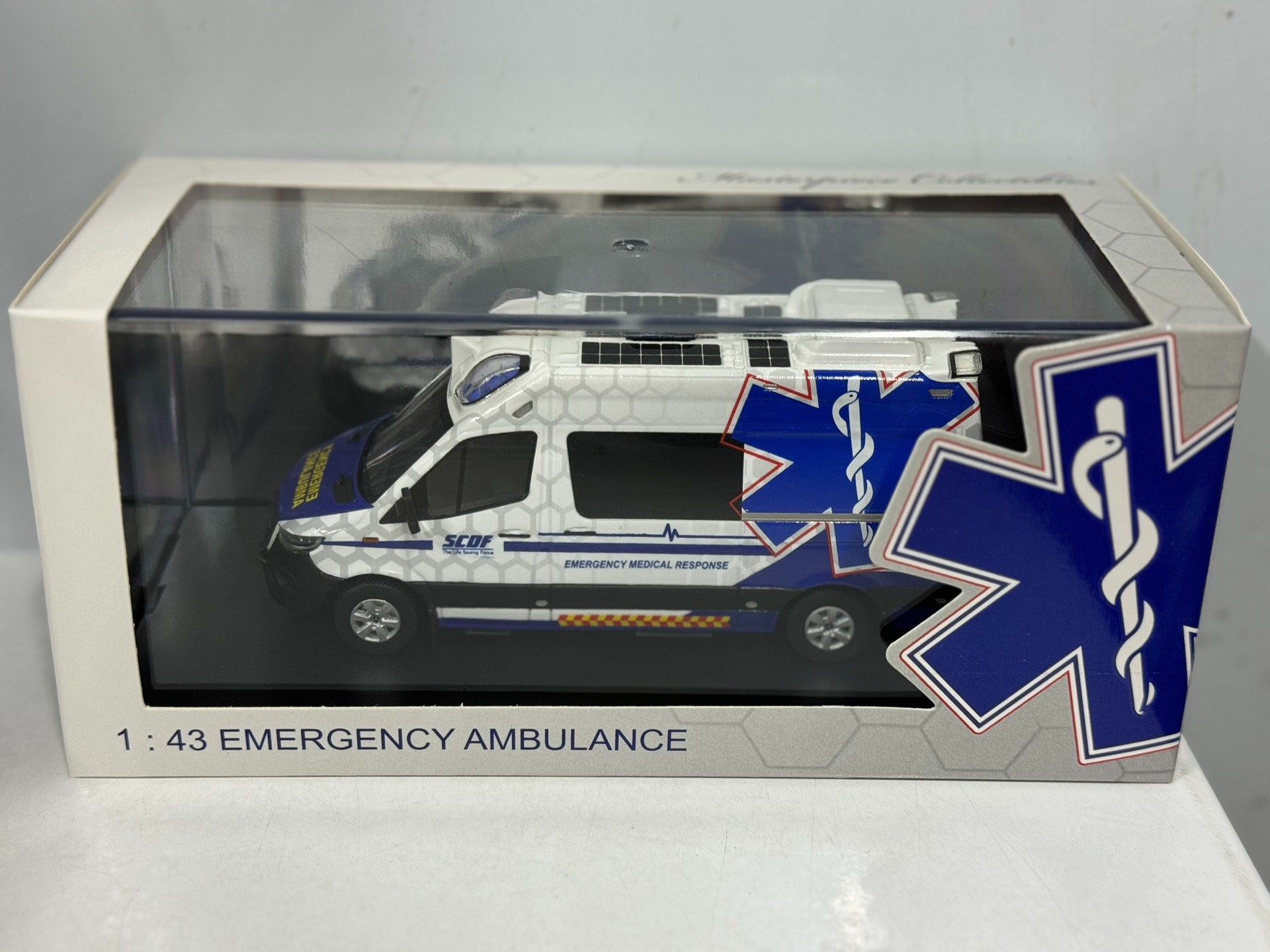 Diecast Masterpiece 1/43 Scale - Model Kit Singapore recension och pris