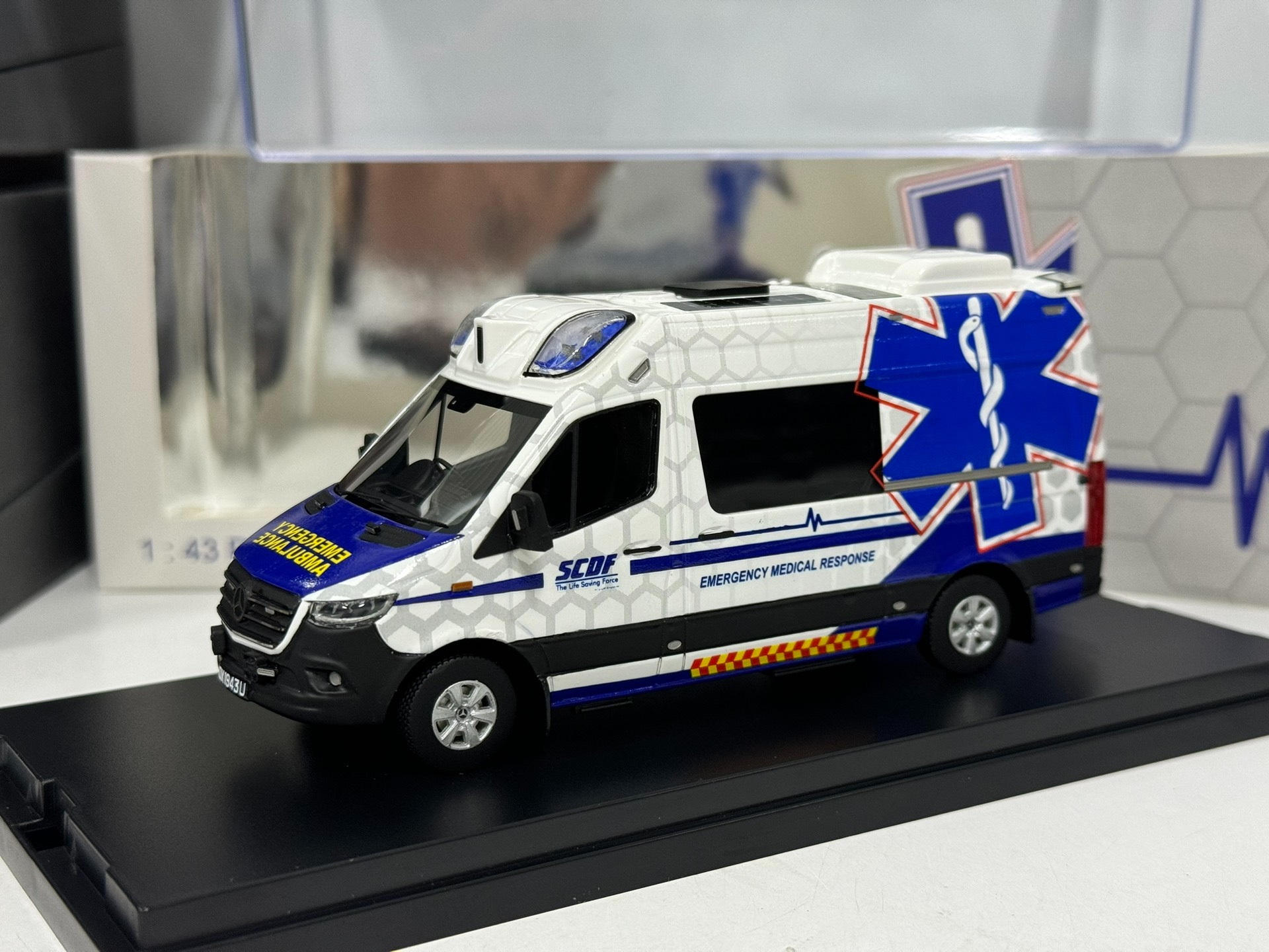 Diecast Masterpiece 1/43 Scale - Model Kit Singapore recension och pris
