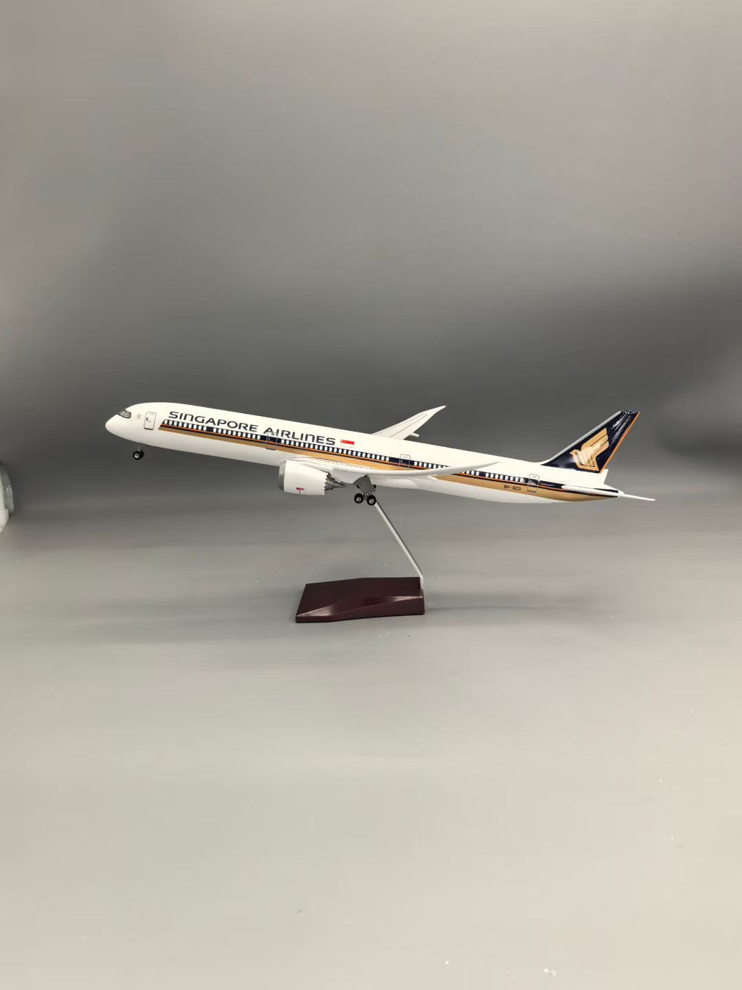 43cm Singapore Airlines B787-1 - Model Kit Singapore recension och pris
