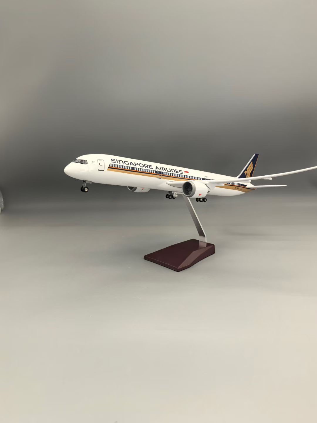 43cm Singapore Airlines B787-1 - Model Kit Singapore recension och pris