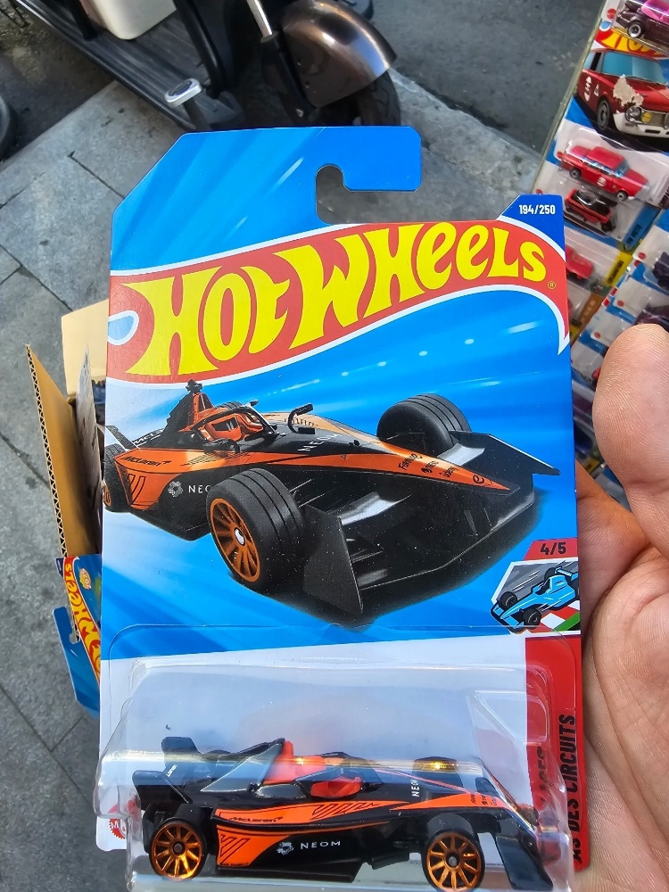 New Hot Wheels 2025 N Case, Po - Model Kit Bmw recension och pris
